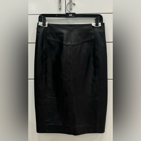 NWT Reiss “Megan” High Rise Black Leather Fitted Midi Skirt, Sz 4 US - Picture 4 of 9